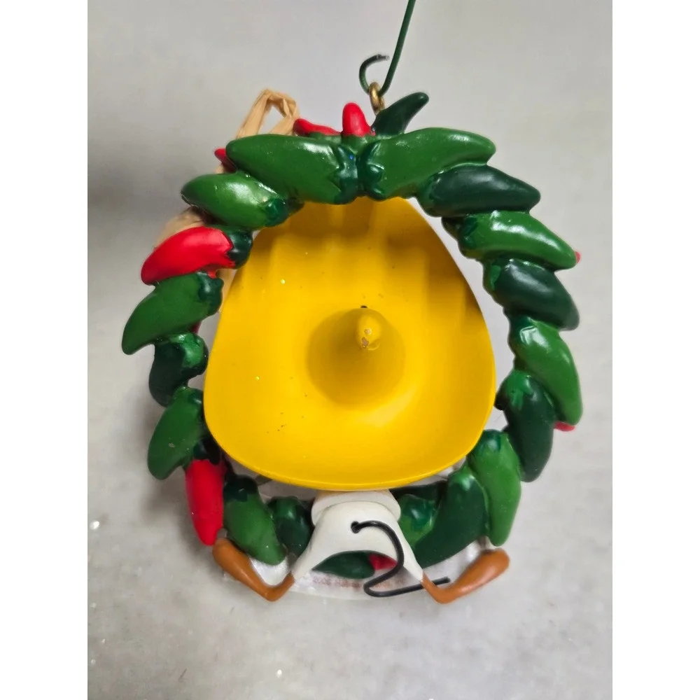 Hallmark 2006 Looney Tunes Speedy Gonzales Feliz Navidad Wreath Ornament